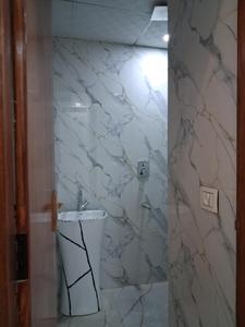 Common Bathroom Image of 1650 Sq.ft 3 BHK Apartment / Flat for sale in Sector 104 Noida for Rs. 6800000