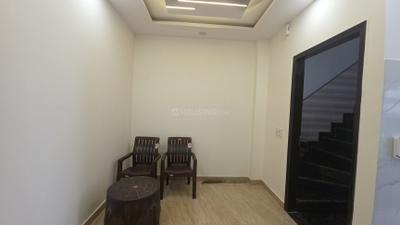 Living Room Image of 400 Sq.ft 1 BHK Builder Floor for rent in Pitampura New Delhi for Rs. 21000
