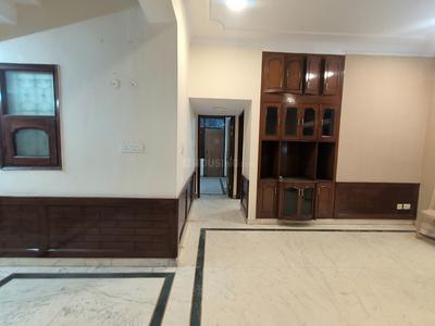 Hall Image of 5000 Sq.ft 5 BHK Independent House for rent in Sector 40 Noida for Rs. 160000