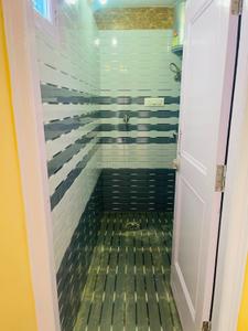 Bathroom Image of 600 Sq.ft 2 BHK Apartment / Flat for rent in New Shimla Shimla for Rs. 16000