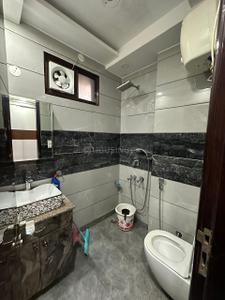 Bathroom Image of 900 Sq.ft 3 BHK Builder Floor for rent in Pitampura New Delhi for Rs. 50000
