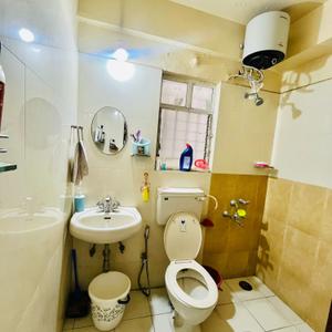 Bathroom Image of 1500 Sq.ft 3 BHK Villa for sale in BK Jhala Manjari Greens 5, Hadapsar Pune for Rs. 17000000