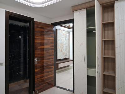 Bedroom Image of 1950 Sq.ft 4.5 BHK Apartment / Flat for sale in JMD Siddhi Vinayak, Sector 73 Noida for Rs. 8500000