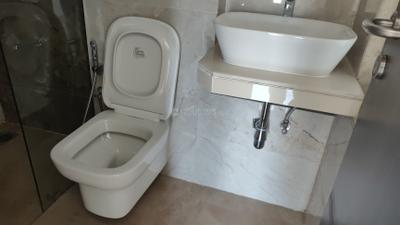 Bathroom Image of 540 Sq.ft 1 BHK Apartment / Flat for sale in I M Applaud 38, Goregaon East Mumbai for Rs. 14000000