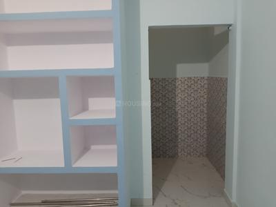 Bathroom Image of 675 Sq.ft 2 BHK Duplex for rent in Sear Govardhan Dafi Varanasi for Rs. 8000