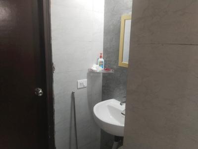 Bathroom Image of 585 Sq.ft 1 BHK Apartment / Flat for rent in Amrapali Dream Valley 2, Noida Extension Greater Noida for Rs. 23000
