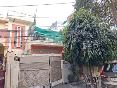 Building Image of 2520 Sq.ft 3 BHK Builder Floor for rent in Punjabi Bagh New Delhi for Rs. 45000