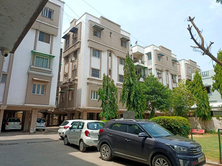 SHANTINATH APARTMENTS Main Image 1