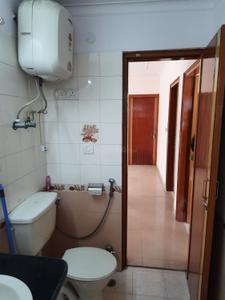 Bathroom Image of 1800 Sq.ft 3 BHK Apartment / Flat for rent in Sector 23 Dwarka New Delhi for Rs. 50000