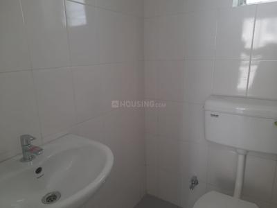 Bathroom Image of 901 Sq.ft 3 BHK Apartment / Flat for sale in Shapoorji Pallonji Houshing Complex, Rajarhat Kolkata for Rs. 6400000
