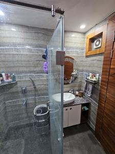 Bathroom Image of 2000 Sq.ft 3 BHK Builder Floor for sale in Mansarover Garden New Delhi for Rs. 40000000
