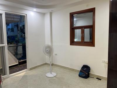 Bedroom Image of 1000 Sq.ft 3 BHK Builder Floor for sale in Janakpuri New Delhi for Rs. 13500000