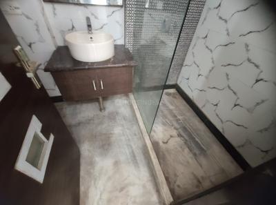 Bathroom Image of 2476 Sq.ft 4 BHK Independent House for rent in Shakti Nagar New Delhi for Rs. 80000