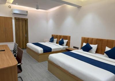 Bedroom Image of HIMALAYAN COLIVING PG in Sushant Lok Phase 1, Gurgaon