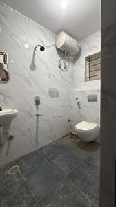 Bathroom Image of 1100 Sq.ft 2 BHK Apartment / Flat for rent in Kadubeesanahalli Bengaluru for Rs. 38000