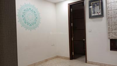 Bedroom Image of 1260 Sq.ft 3 BHK Builder Floor for sale in Vivek Vihar New Delhi for Rs. 25000000