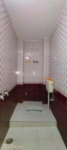 Bathroom Image of 1500 Sq.ft 2 BHK Independent House for rent in Sunderpur Varanasi for Rs. 16000