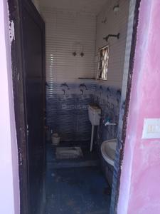 Bathroom Image of 344 Sq.ft 1 BHK Apartment / Flat for rent in Omicron I Greater Noida for Rs. 8000