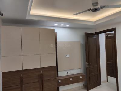 Bedroom Image of 1440 Sq.ft 3 BHK Builder Floor for rent in Chittaranjan Park New Delhi for Rs. 85000