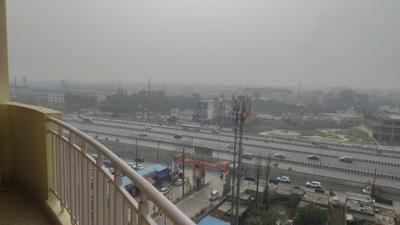 Balcony Image of 2415 Sq.ft 4 BHK Apartment / Flat for rent in Rise Organic Homes Phase 1, Mahurali Ghaziabad for Rs. 40000