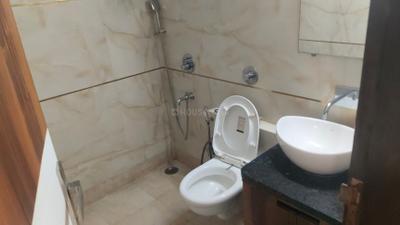 Bathroom Image of 1450 Sq.ft 3 BHK Builder Floor for sale in Mansarover Garden New Delhi for Rs. 22500000