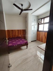 Bedroom Image of 580 Sq.ft 2 BHK Builder Floor for rent in Shalimar Bagh New Delhi for Rs. 26000