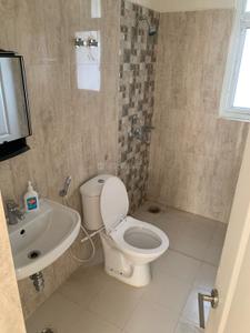 Bathroom Image of 1450 Sq.ft 3 BHK Apartment / Flat for rent in Paarth Aadyant, Ahmamau Lucknow for Rs. 22000