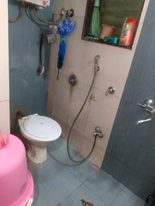 Common Bathroom Image of 601 Sq.ft 2 BHK Apartment / Flat for sale in KT Trigun Chs Ltd, Borivali West Mumbai for Rs. 16500000