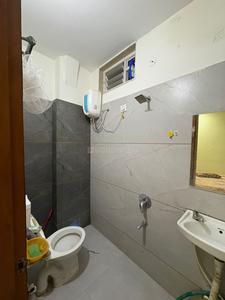 Bathroom Image of 450 Sq.ft 1 BHK Builder Floor for rent in Mahalakshmi Nagar Indore for Rs. 17500