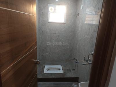 Bathroom Image of 1650 Sq.ft 3 BHK Apartment / Flat for rent in Shree Raj Tower, Zingabai Takli Nagpur for Rs. 17000