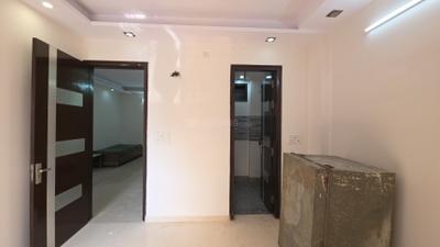 Bedroom Image of 900 Sq.ft 3 BHK Builder Floor for rent in Pitampura New Delhi for Rs. 40000