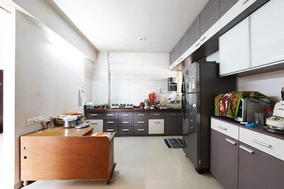 Kitchen Image of 1755 Sq.ft 3.5 BHK Apartment / Flat for sale in Naranpura Ahmedabad for Rs. 8500000