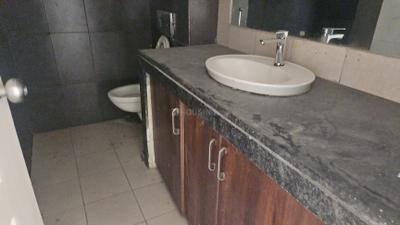 Bathroom Image of 1100 Sq.ft 2 BHK Apartment / Flat for rent in Raheja Vedaanta, Sector 108 Gurgaon for Rs. 35000