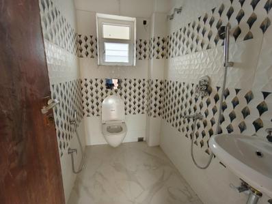Bathroom Image of 1100 Sq.ft 1 BHK Apartment / Flat for sale in Kalighat Kolkata for Rs. 12200000