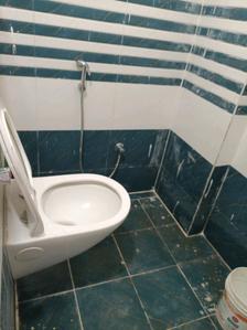 Common Bathroom Image of 1150 Sq.ft 2 BHK Apartment / Flat for rent in Sanath Nagar Hyderabad for Rs. 18900