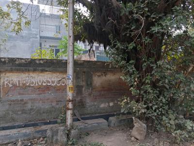 Image of 300 Sq.ft Residential Plot / Land for sale in Sector 105, Noida for Rs. 90000000