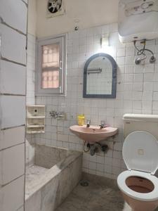Bathroom Image of 1250 Sq.ft 2 BHK Apartment / Flat for sale in DDA Flats Sarita Vihar, Sarita Vihar New Delhi for Rs. 25100000