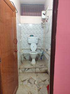 Bathroom Image of 750 Sq.ft 2 BHK Apartment / Flat for sale in Airport Gate no. 1 Kolkata for Rs. 2500000