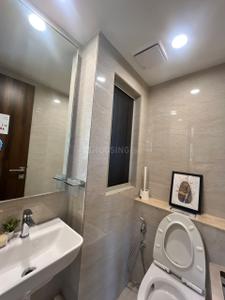 Bathroom Image of 417 Sq.ft 1 BHK Apartment / Flat for sale in Hiranandani Regent Hill A B C D And E Wing, Powai Mumbai for Rs. 19000000
