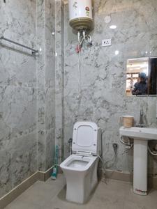 Common Bathroom Image of 1000 Sq.ft 3 BHK Builder Floor for rent in Dwarka Mor New Delhi for Rs. 35000