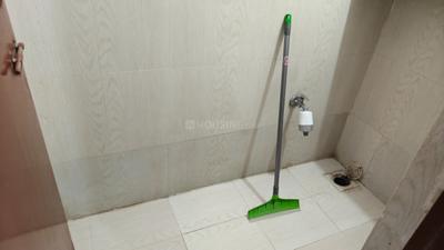 Bathroom Image of 950 Sq.ft 1 BHK Apartment / Flat for rent in Applewoods Satyesh Residency, Shela Ahmedabad for Rs. 17999