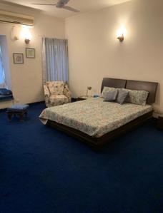 Bedroom Image of 4500 Sq.ft 4 BHK Builder Floor for rent in Safdarjung Development Area New Delhi for Rs. 300000