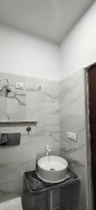 Bathroom Image of 1000 Sq.ft 2 BHK Apartment / Flat for rent in Bhawna City, Shastripuram Agra for Rs. 13000