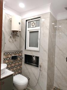 Common Bathroom One Image of 1100 Sq.ft 3 BHK Builder Floor for sale in DDA Residential Flats, Sector 8 Dwarka New Delhi for Rs. 18600000