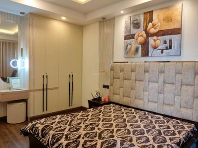 Bedroom Image of 3500 Sq.ft 4 BHK Builder Floor for rent in DLF Phase 4 Gurgaon for Rs. 100000