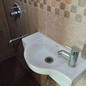 Bathroom Image of 1000 Sq.ft 2 BHK Apartment / Flat for rent in Sunshine Samriddhi Garden Wing C Gulmohar Wing D Deodhar, Bhandup West Mumbai for Rs. 55000