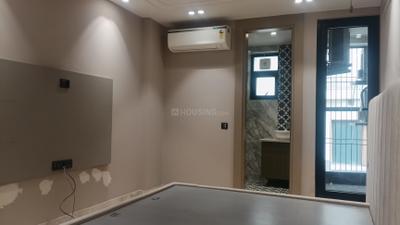 Bedroom Image of 3006 Sq.ft 4 BHK Builder Floor for sale in Anand Vihar New Delhi for Rs. 64000000