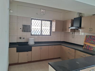 Kitchen Image of 1600 Sq.ft 3 BHK Apartment / Flat for rent in HBR Layout Bengaluru for Rs. 40000
