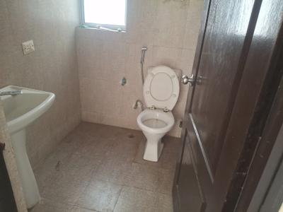 Bathroom Image of 585 Sq.ft 1 BHK Apartment / Flat for sale in Bamheta Village Ghaziabad for Rs. 3350000
