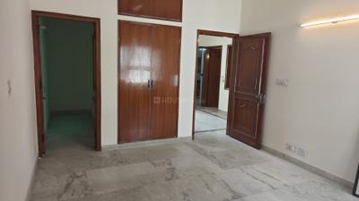 Bedroom Image of 2700 Sq.ft 3 BHK Builder Floor for rent in Greater Kailash II New Delhi for Rs. 75000